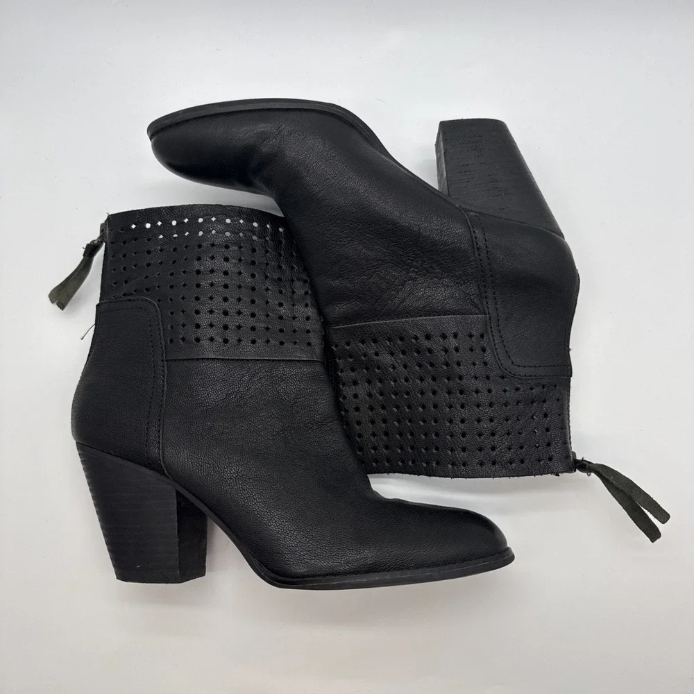 Nine West Womens SZ 9M Hippy Chic Black Leather Perforated High Heel Ankle Boots